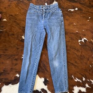 Vintage women’s High waisted Lawman western jeans.